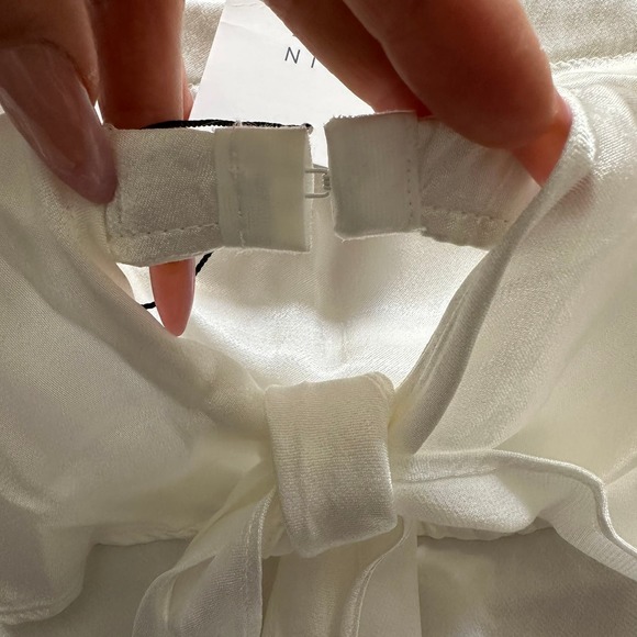 NWT Zara White Silk Crop Top With Adjustable Straps, Built in Bra, Tie back Sz S - Picture 8 of 9